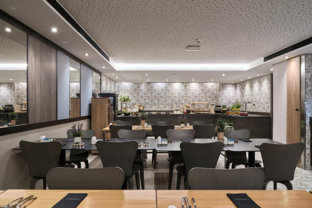 Catalonia Park Güell - Resim 7