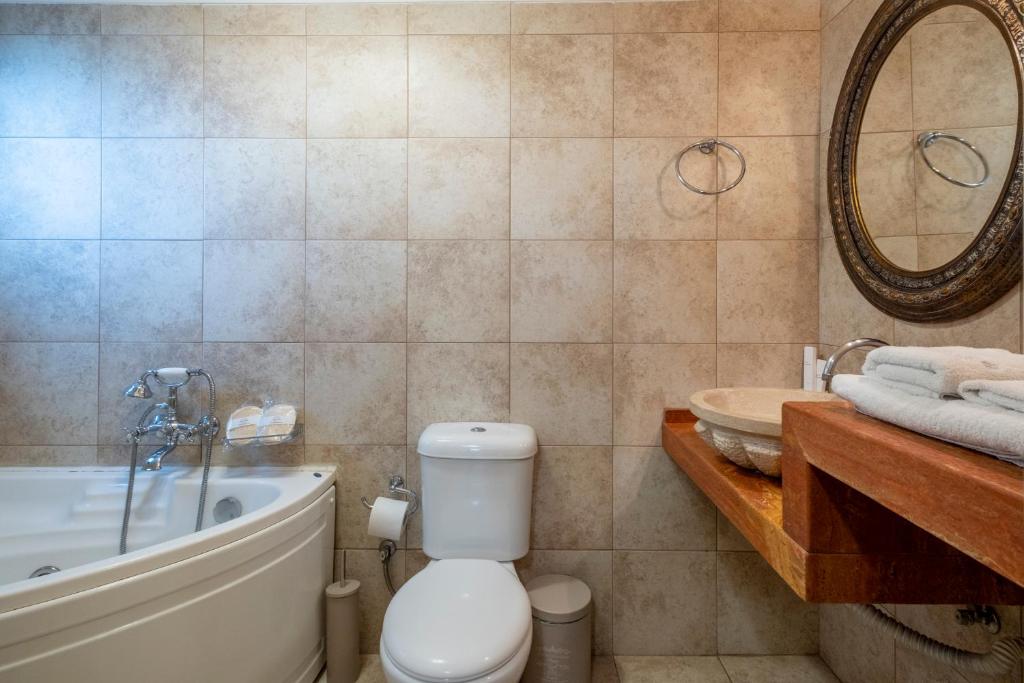 Koupelna v ubytování Giogarakis Suites