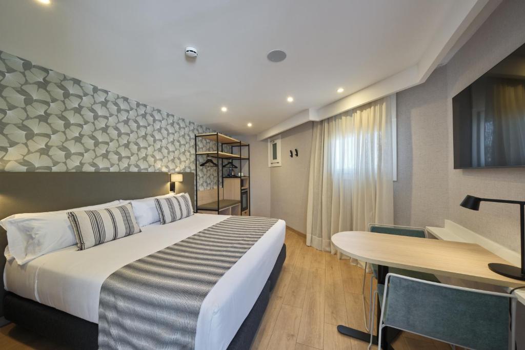 
Premium Terrace Pool Room
