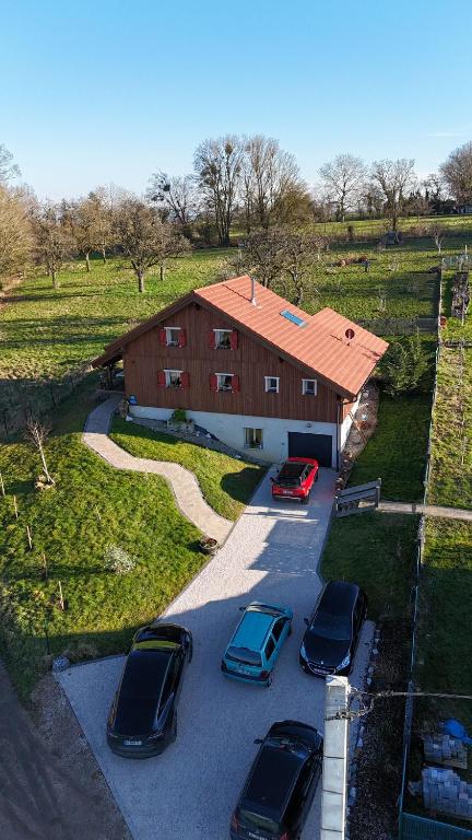 Budova, kde se chata nachází