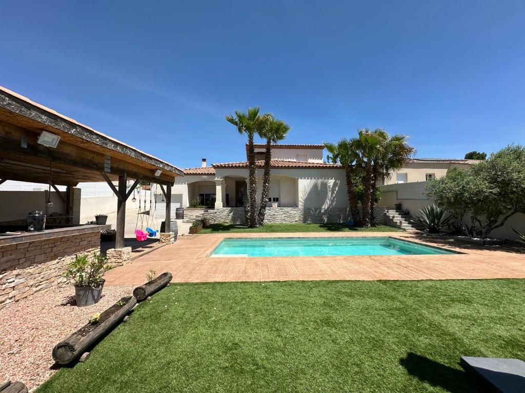 Photo de la galerie de l'établissement Magnifique villa avec piscine, à Pouzols