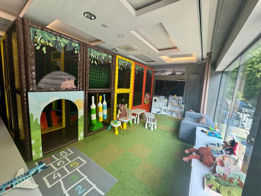Večerní zábavní program pro hosty v ubytování HOTEL PECR WELL