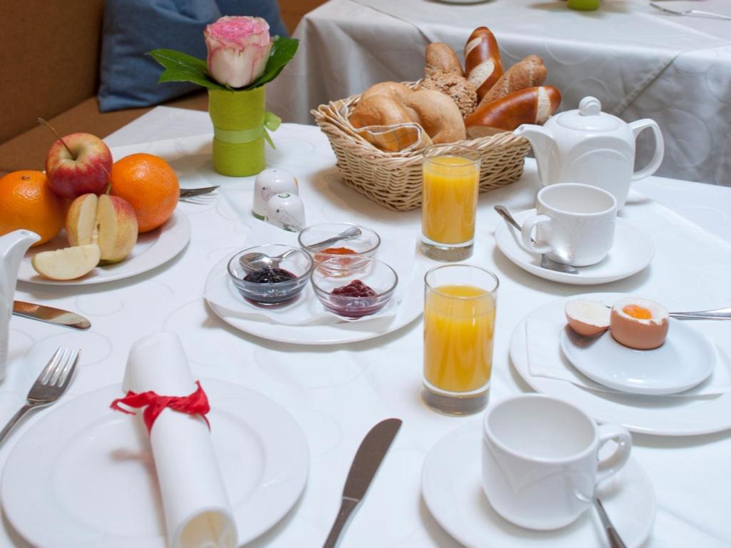 Altstadthotel Weisse Taube - Resim 22