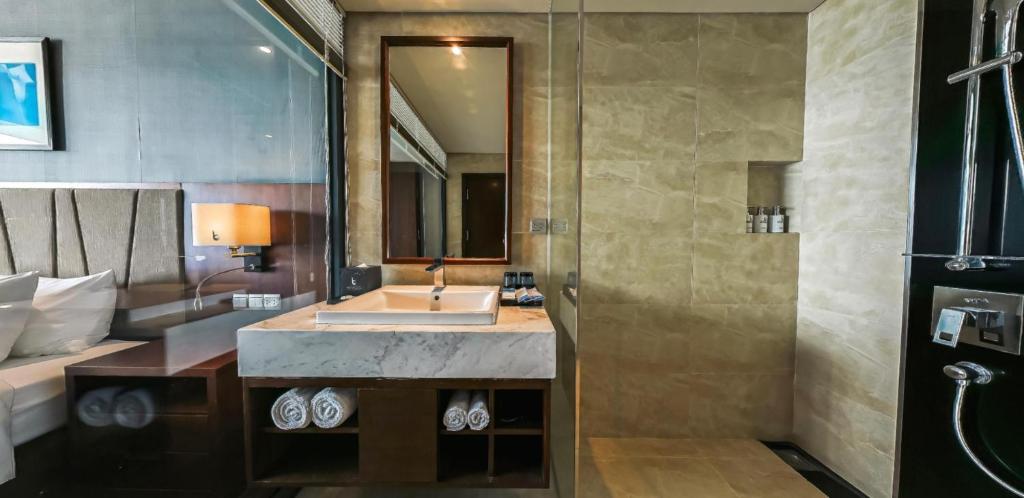 Deluxe Twin Room with Ocean View - Sauna access & Stay More, Pay Less