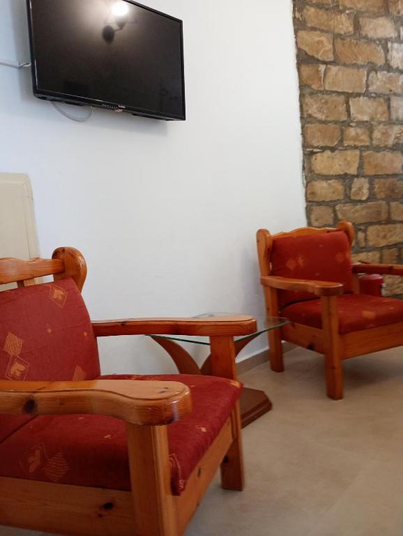 TV a/nebo společenská místnost v ubytování Gaios Rest Apartment Comfort Location Paxos Hospitality