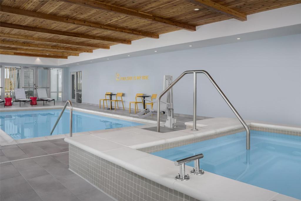 Bazén v ubytování Home2 Suites By Hilton Tooele nebo v jeho okolí