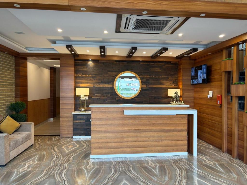 TV a/nebo společenská místnost v ubytování Hotel MJ Ghai Residency