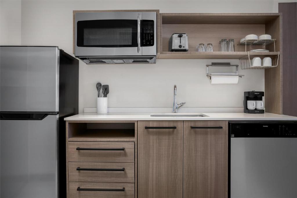 Kuchyň nebo kuchyňský kout v ubytování Home2 Suites By Hilton Tooele