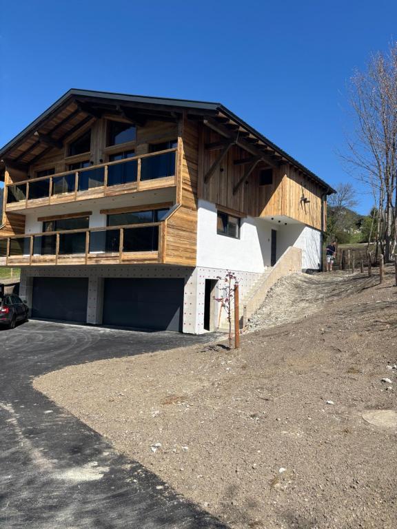 Το κτήριο όπου στεγάζεται  το σαλέ