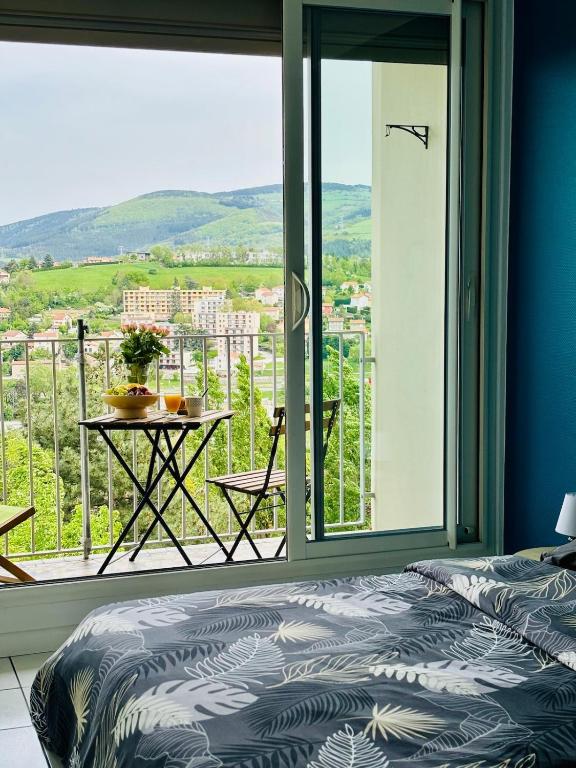 Nespecifikovaný výhled na hory nebo výhled na hory při pohledu z apartmánu