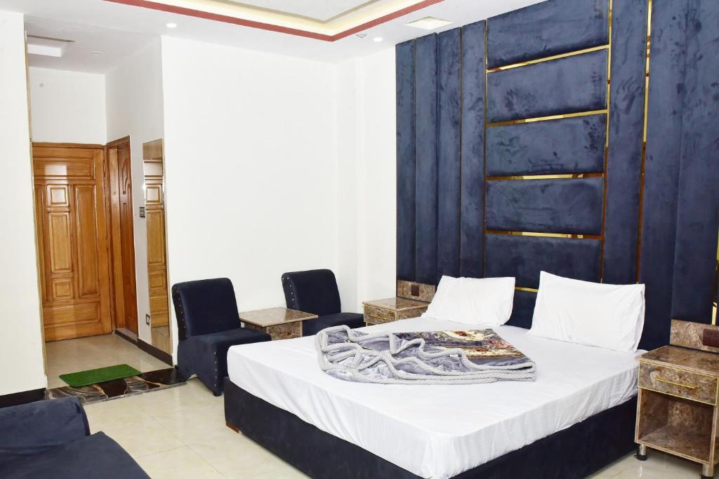Green view Guest House - Family Room With Terrace