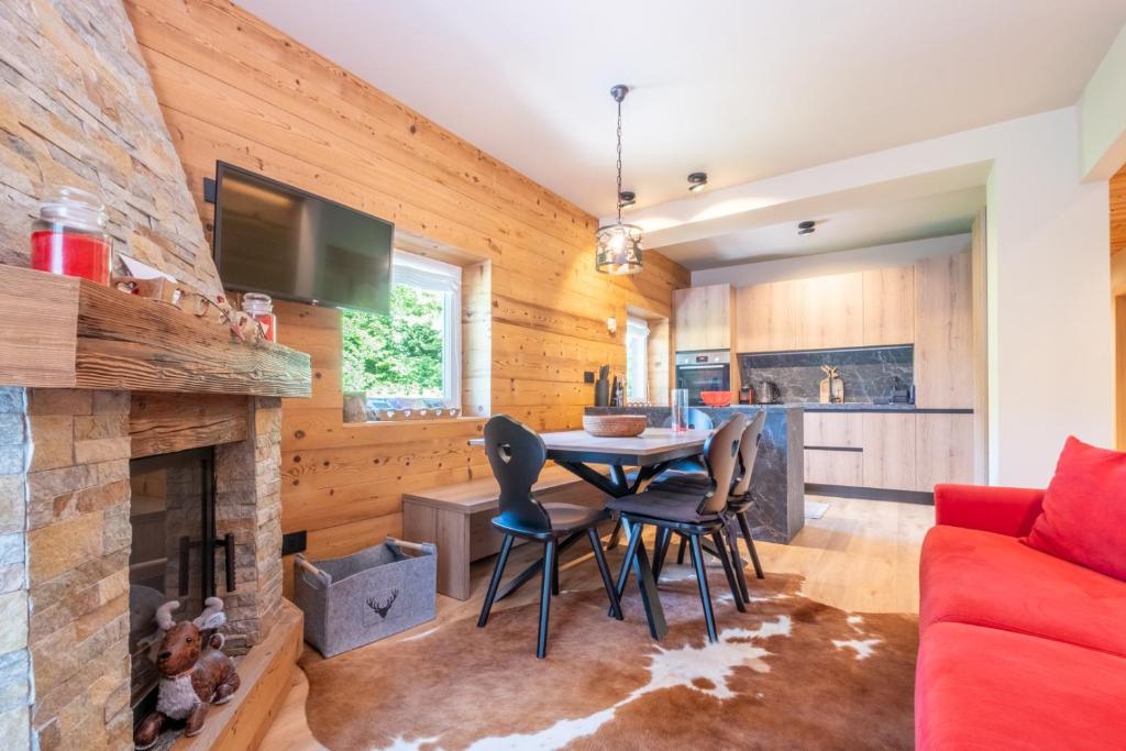 Kuchyň nebo kuchyňský kout v ubytování Comfort Apartment Dimaro by Varental