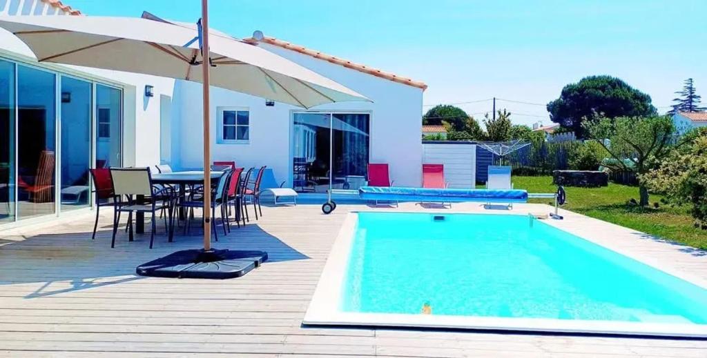 Πισίνα στο ή κοντά στο Villa spacieuse avec piscine privée à L'Île-d'Yeu – 150 m²