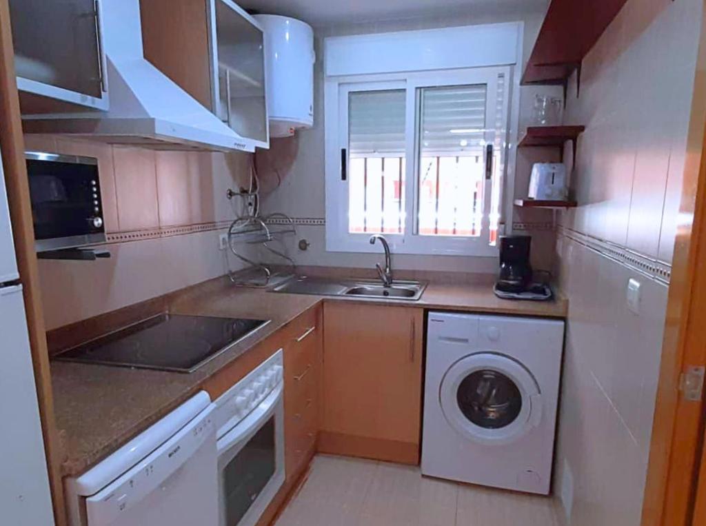 Kuchyň nebo kuchyňský kout v ubytování Playa Coral II 3 Nº 1054