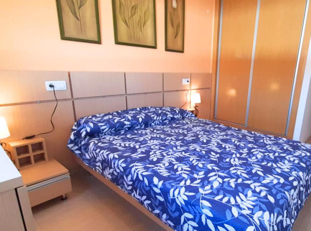 Postel nebo postele na pokoji v ubytování Playa Coral II 3 Nº 1054
