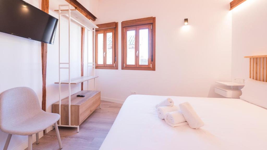 Casas de Trastámara by Toledo AP - 17