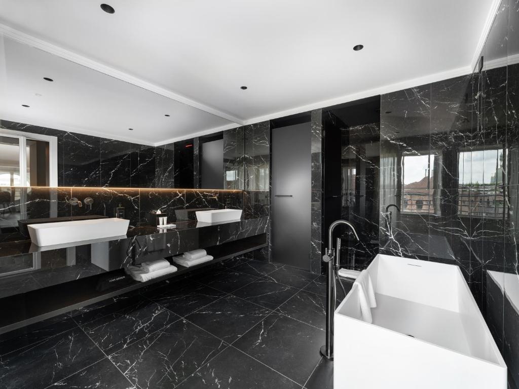 The Glamore Milano Duomo - Resim 12