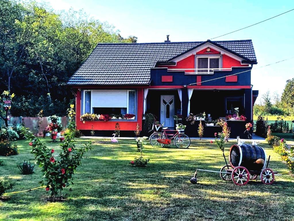 Κήπος έξω από το Villa Forest