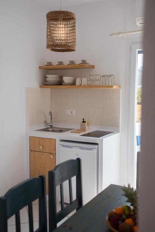 Ikaros Studios & Apartments - 3