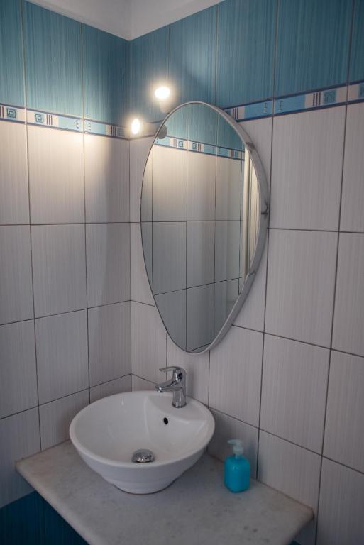 Ikaros Studios & Apartments - 16