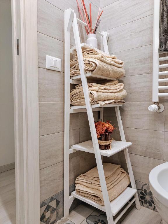 A bathroom at LA CASA DEI NONNI