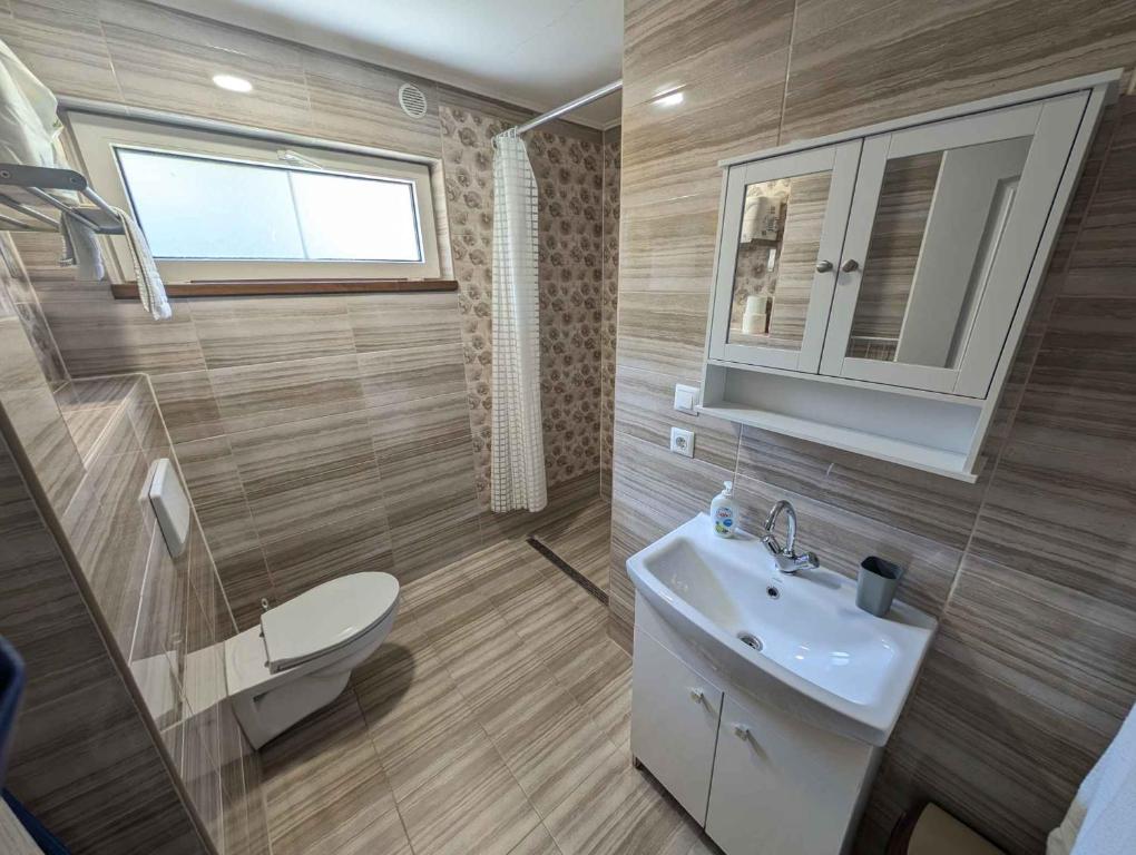 Kúpeľňa v ubytovaní Holiday home in Siofok - Balaton 35459