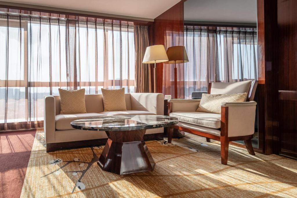Posezení v ubytování Hilton Foshan - Close to Lecong International Furniture Mall