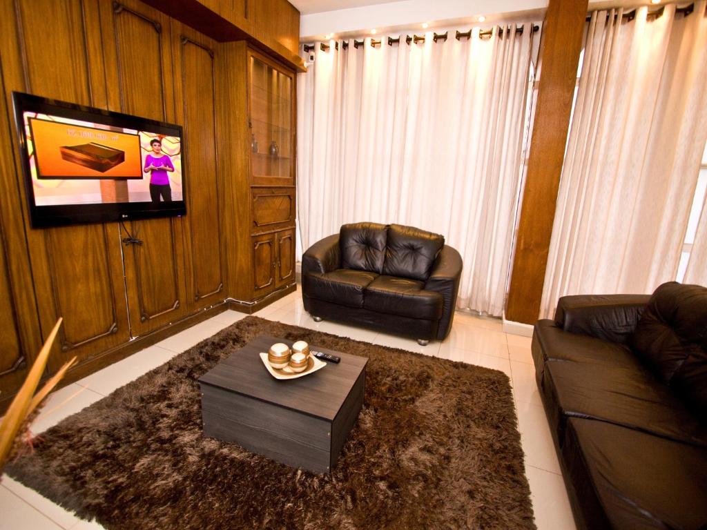  Turrance White Hotel