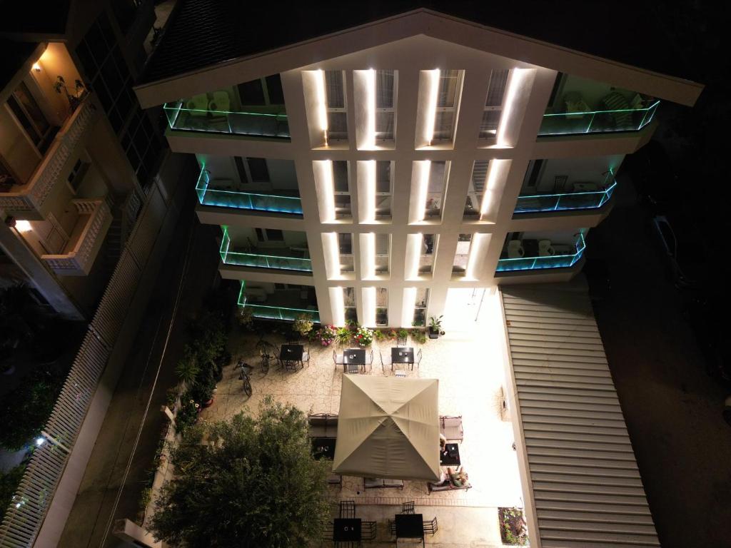 Budova, kde se aparthotel nachází
