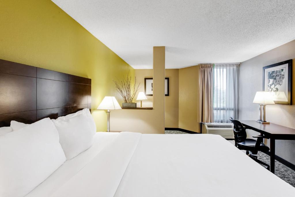 Clarion Inn Asheville Airport photo