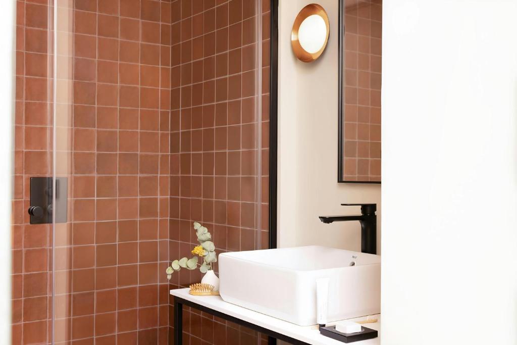 Sonder by Marriott Bonvoy Sofia Apartments Atocha - Resim 38