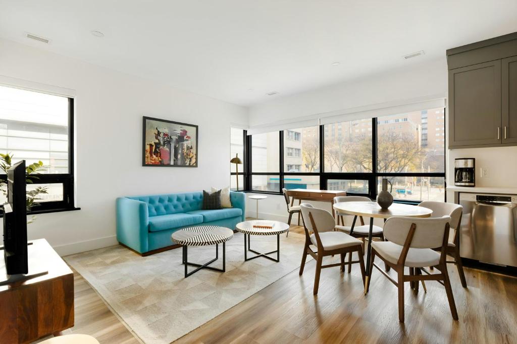 Posezení v ubytování Sonder by Marriott Bonvoy The Elm Apartments Downtown