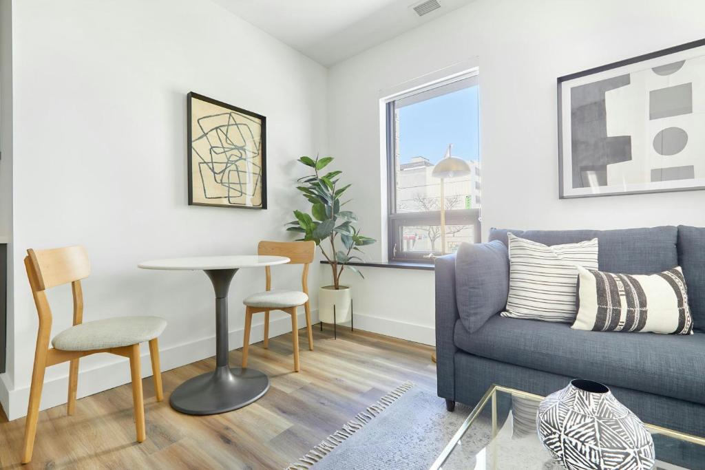Posezení v ubytování Sonder by Marriott Bonvoy The Elm Apartments Downtown