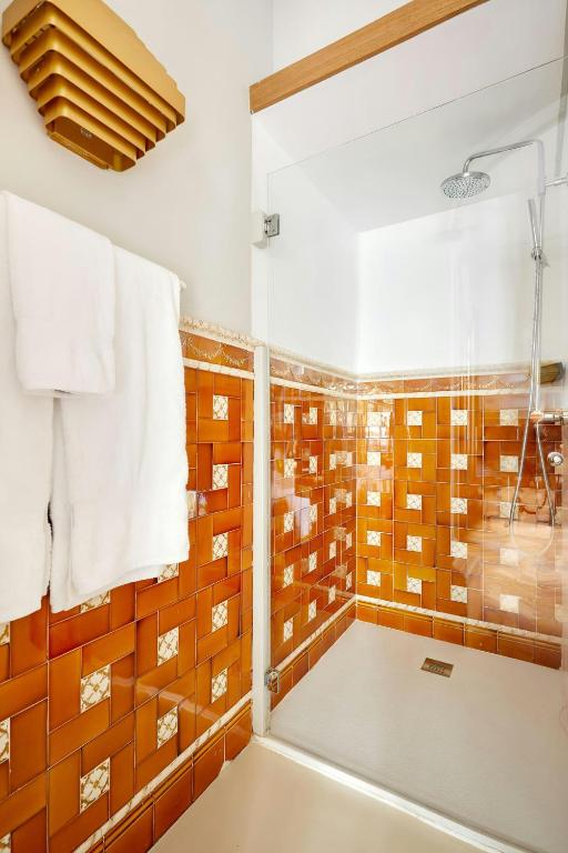 Koupelna v ubytování Le Palacete Hotel Gracia District, Sonder by Marriott Bonvoy