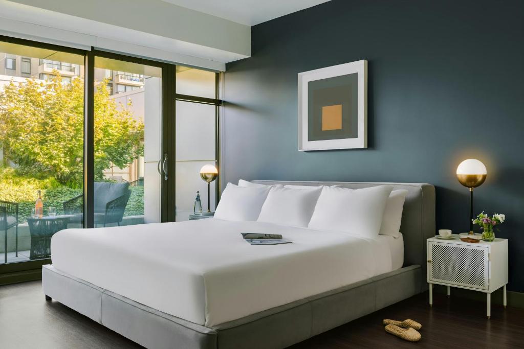 Sonder by Marriott Bonvoy Revival Apartments English Bay - Resim 37