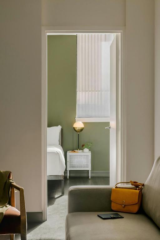 Sonder by Marriott Bonvoy Revival Apartments English Bay - Resim 9