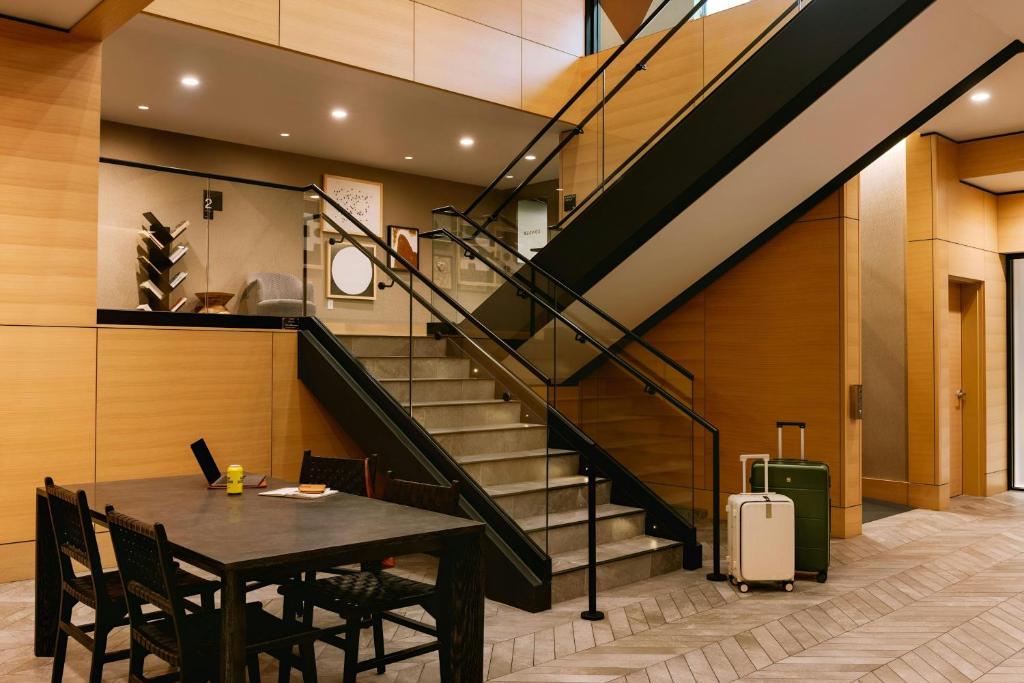 Sonder by Marriott Bonvoy Revival Apartments English Bay - Resim 2