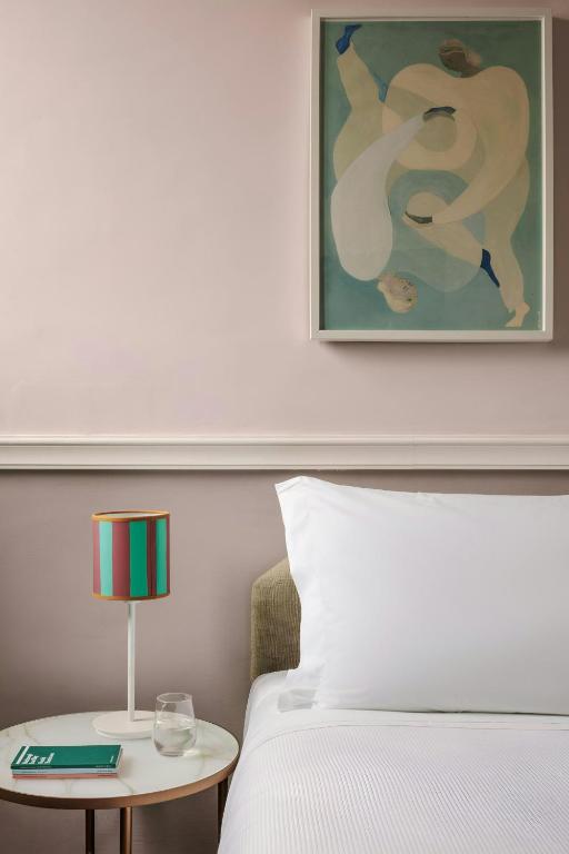 Postel nebo postele na pokoji v ubytování The Sonetto Hotel Santa Croce, Sonder by Marriott Bonvoy