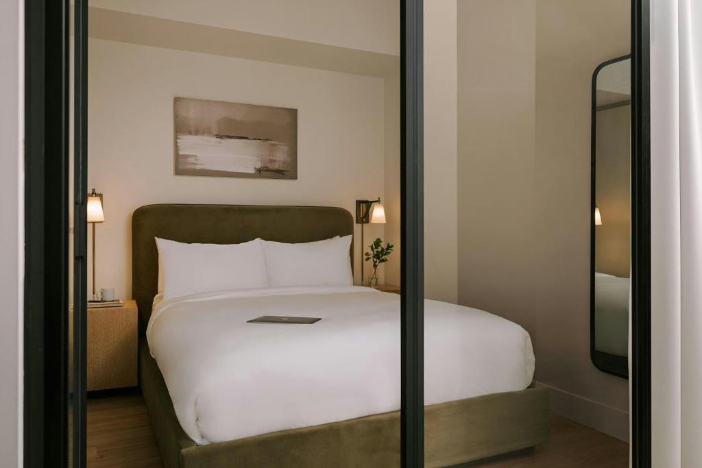 Sonder by Marriott Bonvoy Apollon Apartments Old Montreal - Resim 39