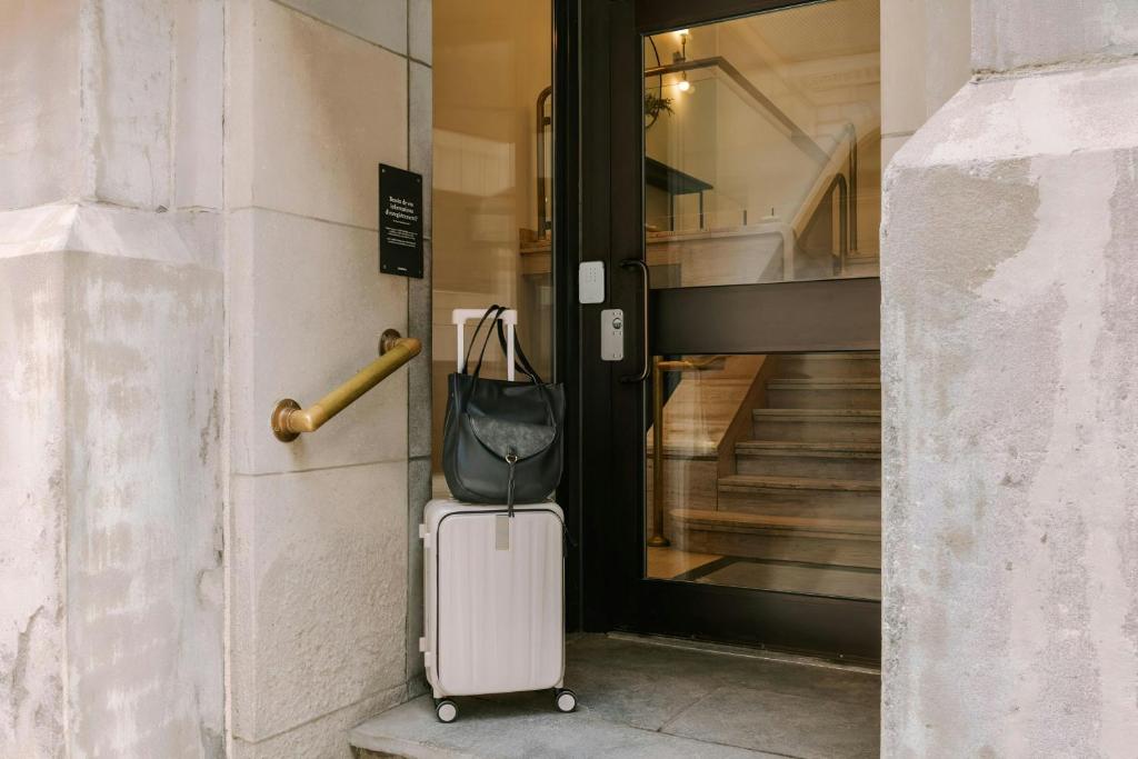 Sonder by Marriott Bonvoy Le Victoria Apartments Old Montreal - Resim 7