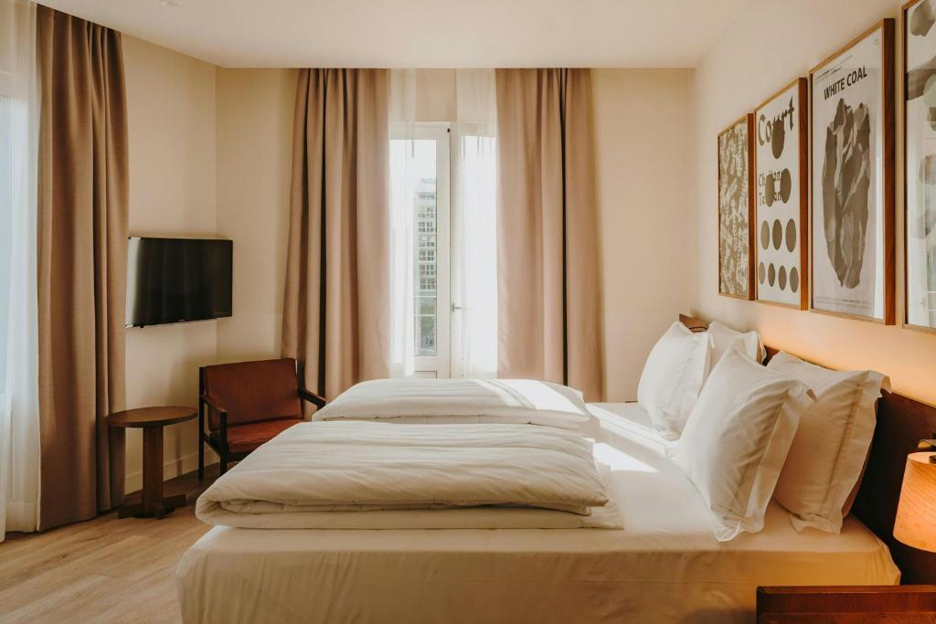 Casa Luz Hotel Plaça Universitat, Sonder by Marriott Bonvoy - Resim 9