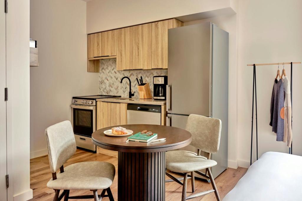 Sonder by Marriott Bonvoy The Nealon - Resim 14