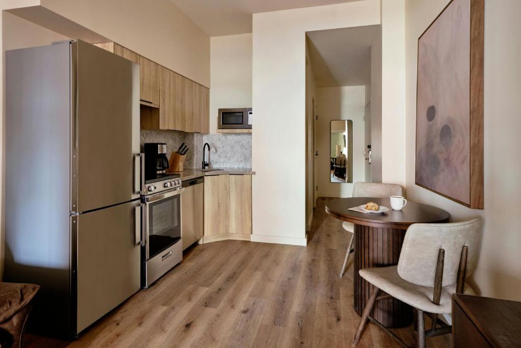 Sonder by Marriott Bonvoy The Nealon - Resim 11