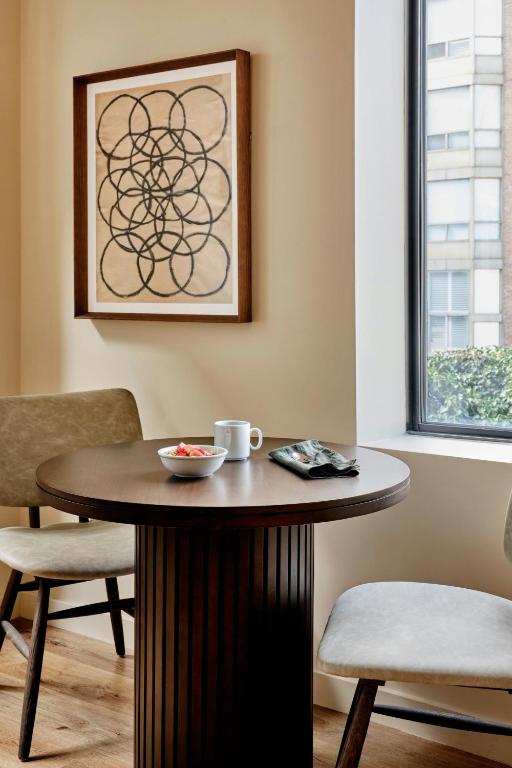 Sonder by Marriott Bonvoy The Nealon - Resim 17