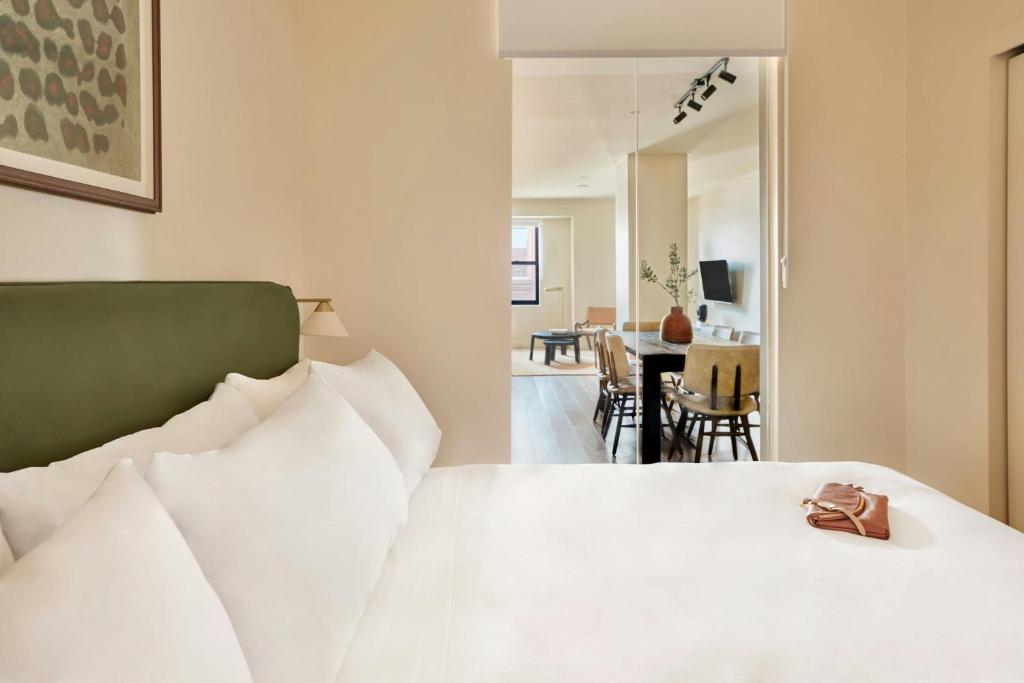 Sonder by Marriott Bonvoy The Nealon - Resim 25