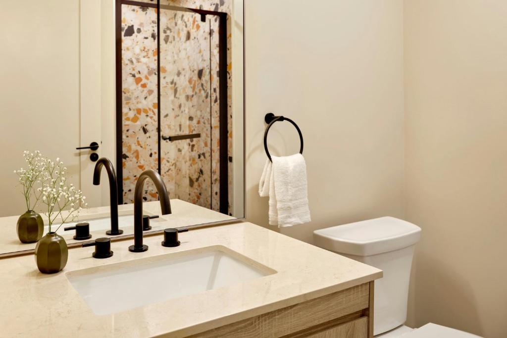 Sonder by Marriott Bonvoy The Nealon - Resim 38
