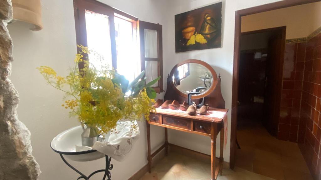 Kép Rural Charm villa and Outdoor Adventure Agritourism Apartment with Private Mountain Path approximately 5 minutes walking from the beach Ideal for relaxation szállásáról Port de Pollençában a galériában