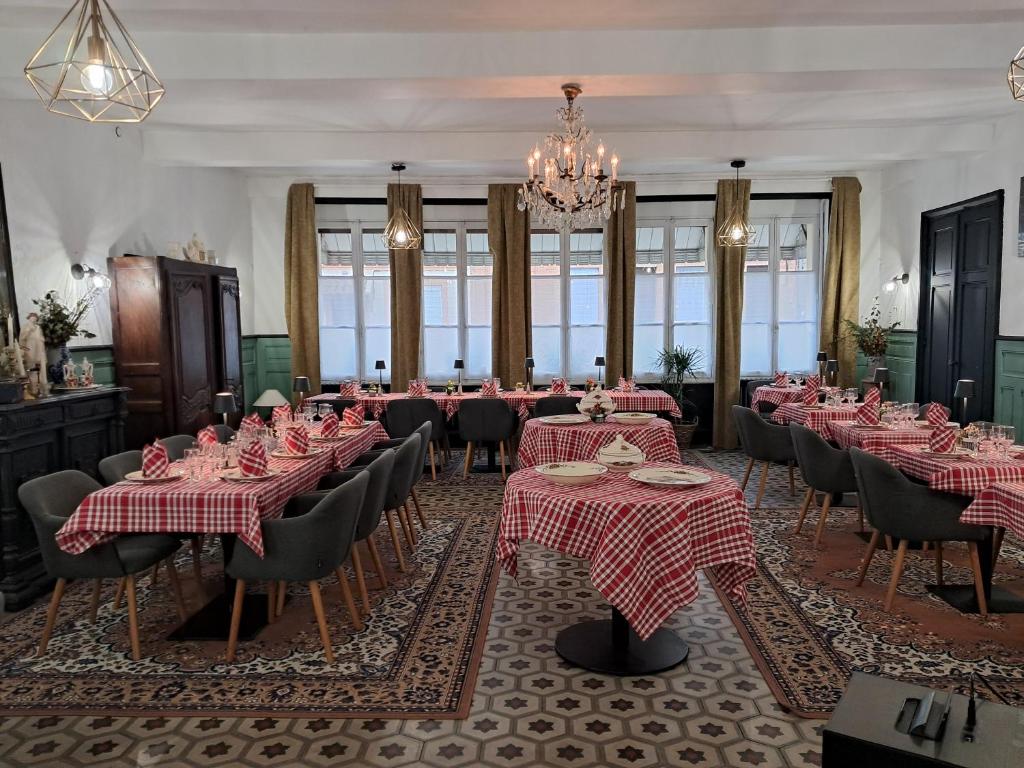 Restaurace v ubytování Hotel Le Normandy