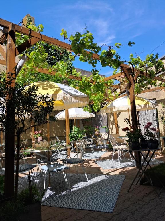 Fotografie z fotogalerie ubytování Hotel Le Normandy v destinaci Beaumont-de-Lomagne