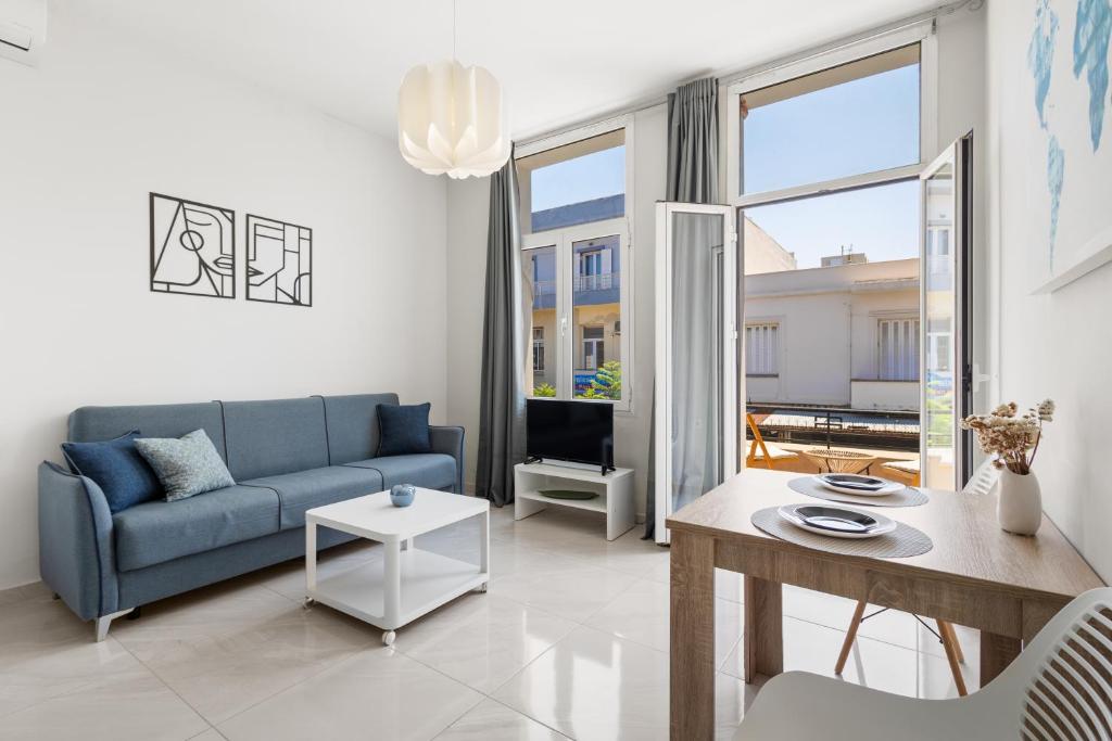 Central Bliss Apartment - 5' to Old Town